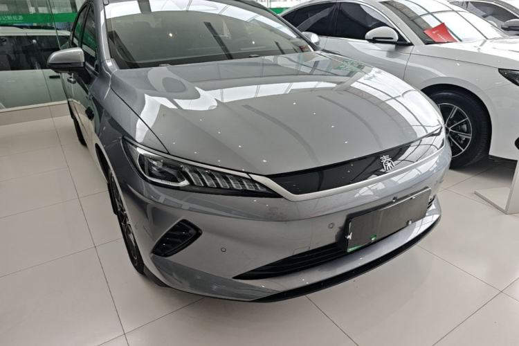 Used BYD Qin PLUS 2025 EV Smart Drive Edition 420KM Leading Model Front Right 45 Deg