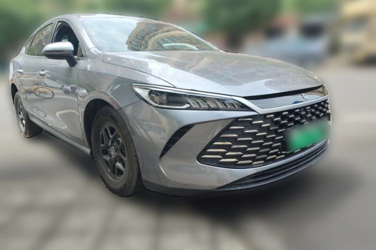 Used BYD Qin PLUS 2025 DM-i Smart Drive 55KM Leading Model Front Right 45 Deg
