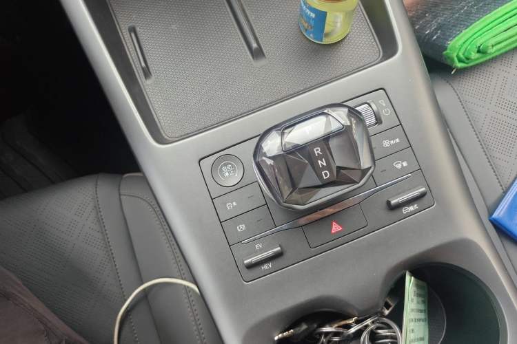 Used BYD Qin PLUS 2025 DM-i Smart Drive 55KM Leading Model Gear Lever