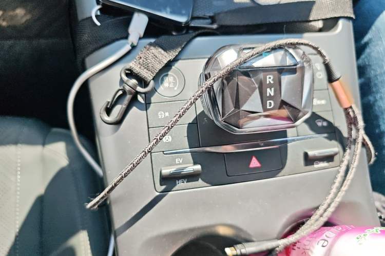 Used BYD Qin PLUS 2025 DM-i Smart Drive 55KM Leading Model Gear Lever