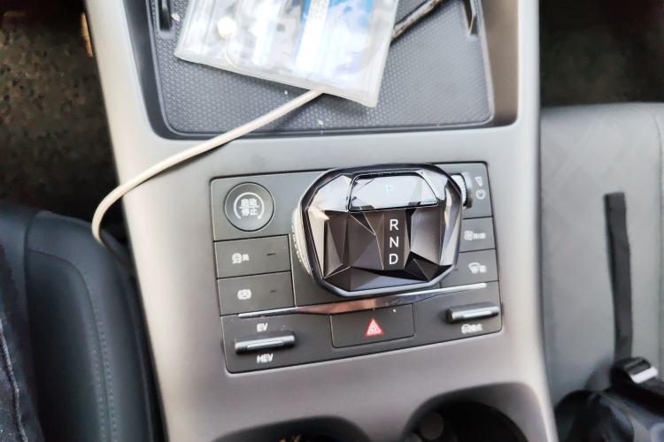 Used BYD Qin PLUS 2025 DM-i Smart Drive 55KM Leading Model Gear Lever