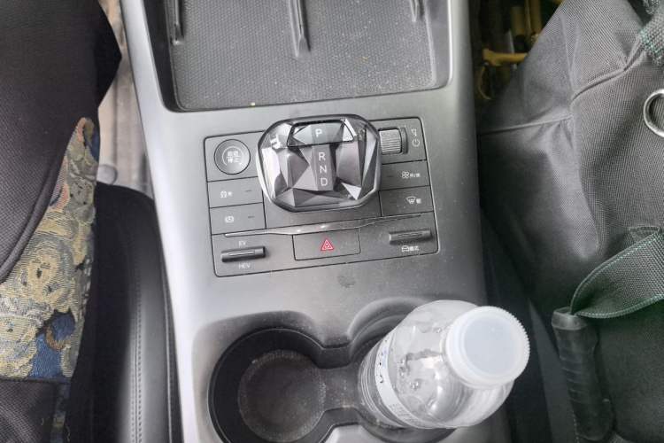 Used BYD Qin PLUS 2025 DM-i Smart Drive 55KM Leading Model Gear Lever