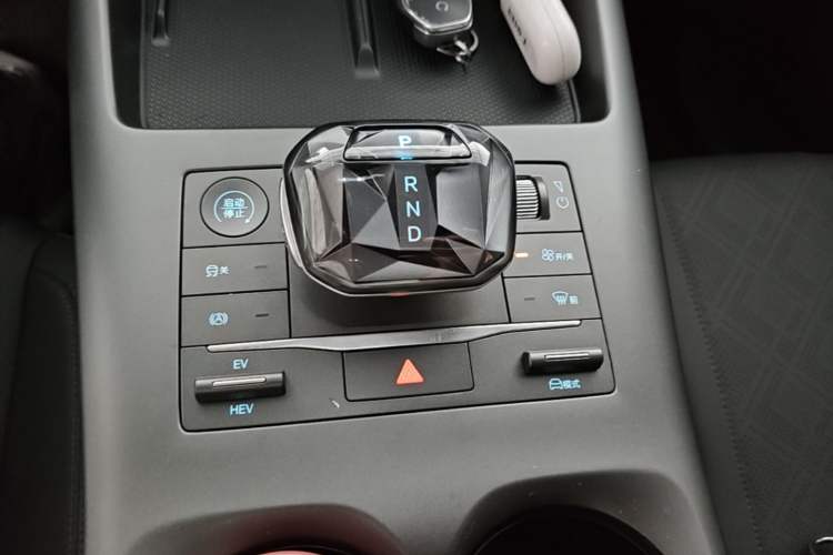 Used BYD Qin PLUS 2025 DM-i Smart Drive 55KM Leading Model Gear Lever