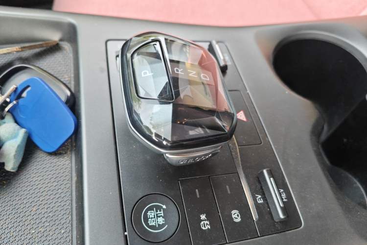 Used BYD Qin PLUS 2025 DM-i Smart Drive 55KM Leading Model Gear Lever