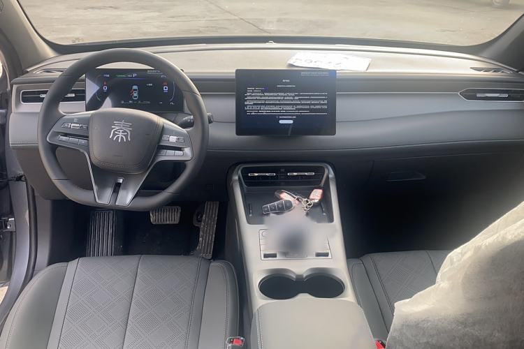 Used BYD Qin PLUS 2025 DM-i Smart Drive 55KM Leading Model Interior 3