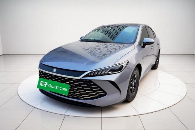 Ojetý BYD Qin PLUS 2025 DM-i Smart Drive 55KM Leading Model