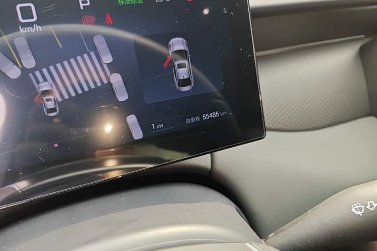 Used BYD Qin PLUS 2025 EV Smart Drive Edition 420KM Leading Model Odometer Close Up