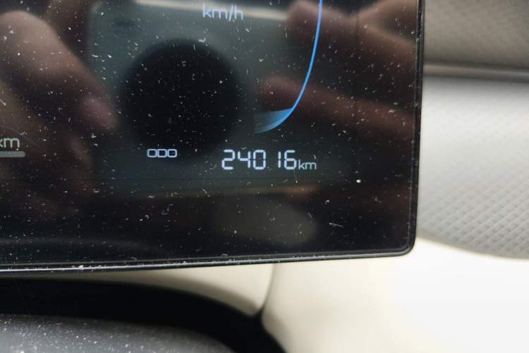 Used BYD Qin PLUS 2025 DM-i Smart Drive 55KM Leading Model Odometer Close Up