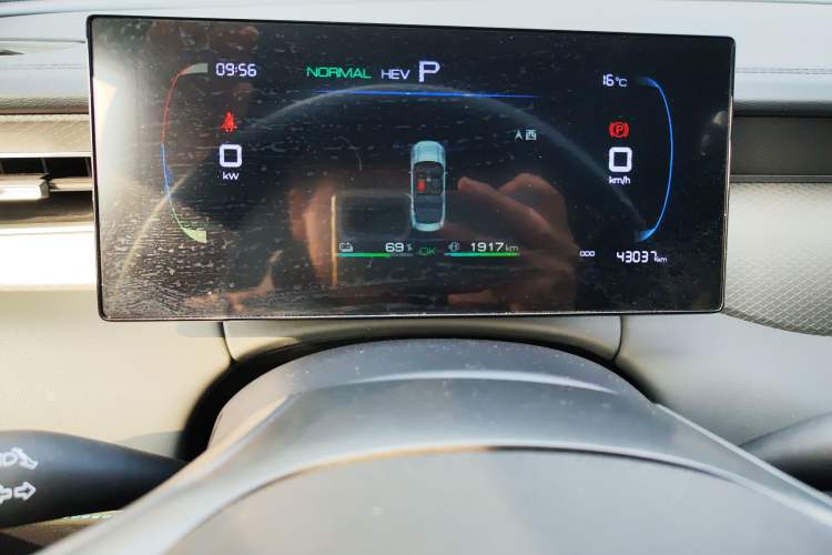 Used BYD Qin PLUS 2025 DM-i Smart Drive 55KM Leading Model Odometer Close Up