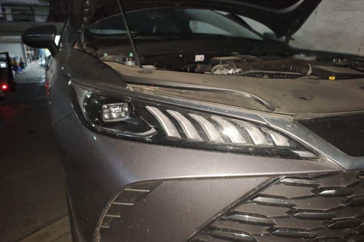 Used BYD Qin PLUS 2025 DM-i Smart Drive 55KM Leading Model Right Front Headlight