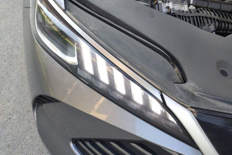 Used BYD Qin PLUS 2025 DM-i Smart Drive 55KM Leading Model Right Front Headlight