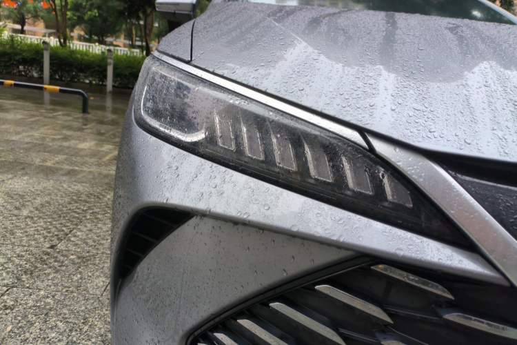 Used BYD Qin PLUS 2025 DM-i Smart Drive 55KM Leading Model Right Front Headlight