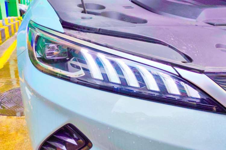 Used BYD Qin PLUS 2025 EV Smart Drive Edition 510KM Leading Model Right Front Headlight