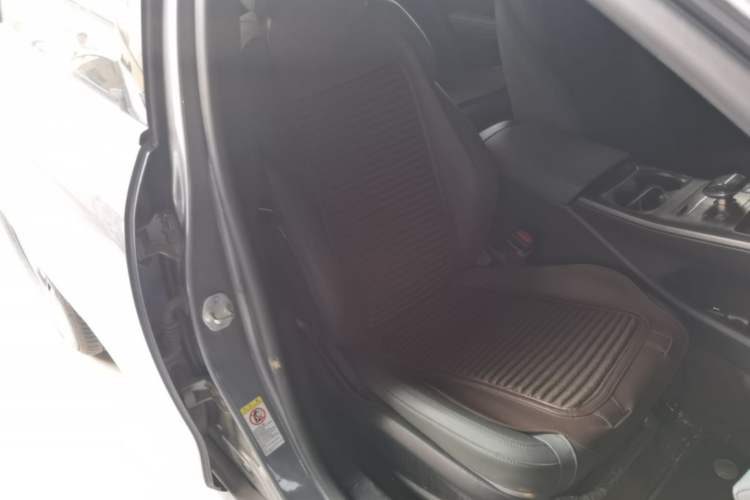 Used BYD Qin PLUS 2025 DM-i Smart Drive 55KM Leading Model Right Front Seat