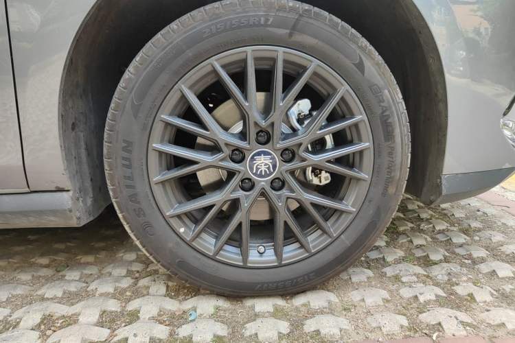 Used BYD Qin PLUS 2025 EV 510KM Standard Range Model Right Front Wheel Hub