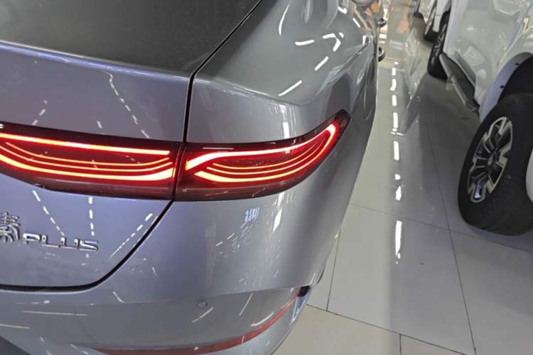 Used BYD Qin PLUS 2025 DM-i Smart Drive 55KM Leading Model Right Rear Taillight