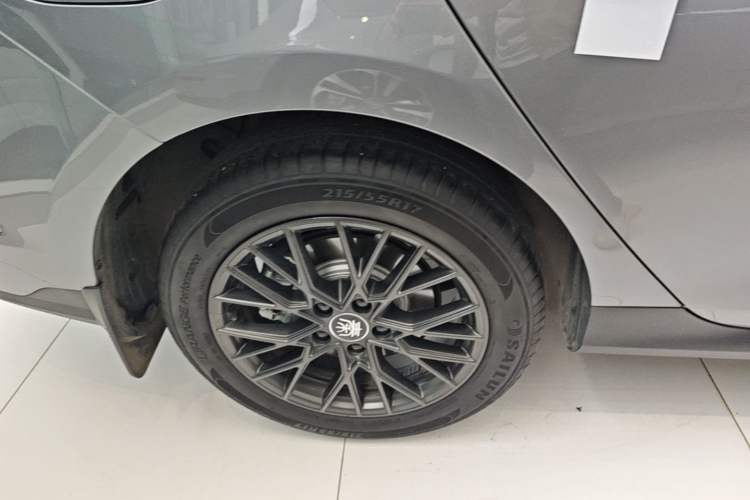 Used BYD Qin PLUS 2025 EV Smart Drive Edition 420KM Leading Model Right Rear Wheel Hub
