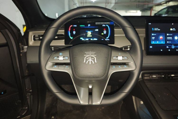 Used BYD Qin PLUS 2025 DM-i Smart Drive 55KM Leading Model Steering Wheel