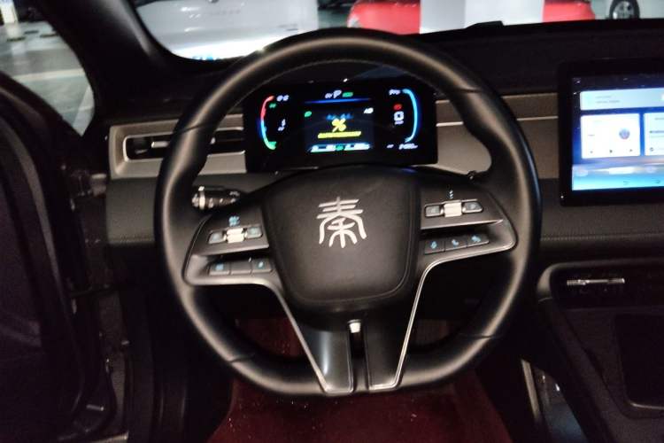 Used BYD Qin PLUS 2025 DM-i Smart Drive 55KM Leading Model Steering Wheel