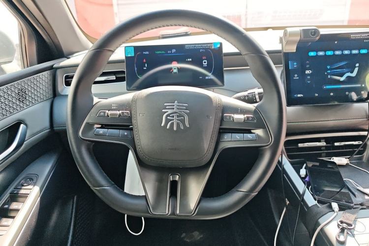 Used BYD Qin PLUS 2025 DM-i Smart Drive 55KM Leading Model Steering Wheel