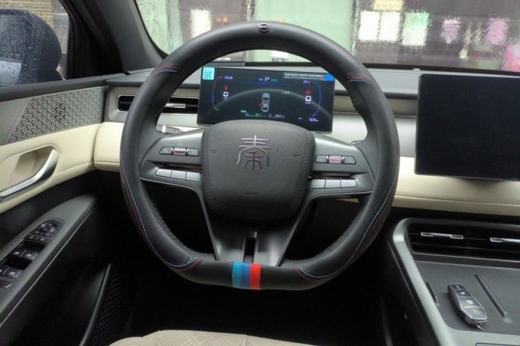 Used BYD Qin PLUS 2025 DM-i Smart Drive 55KM Leading Model Steering Wheel
