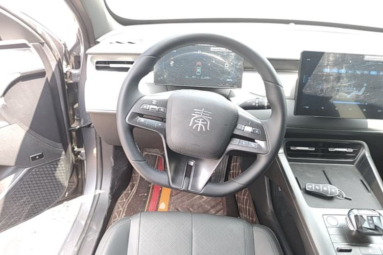 Used BYD Qin PLUS 2025 DM-i Smart Drive 55KM Leading Model Steering Wheel