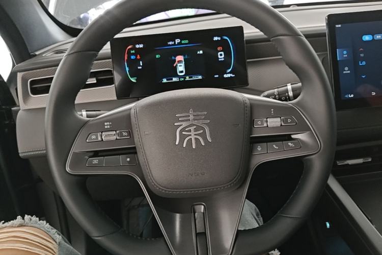 Used BYD Qin PLUS 2025 DM-i Smart Drive 55KM Leading Model Steering Wheel