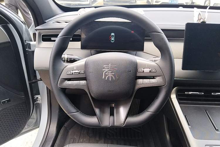 Used BYD Qin PLUS 2025 DM-i Smart Drive 55KM Leading Model Steering Wheel