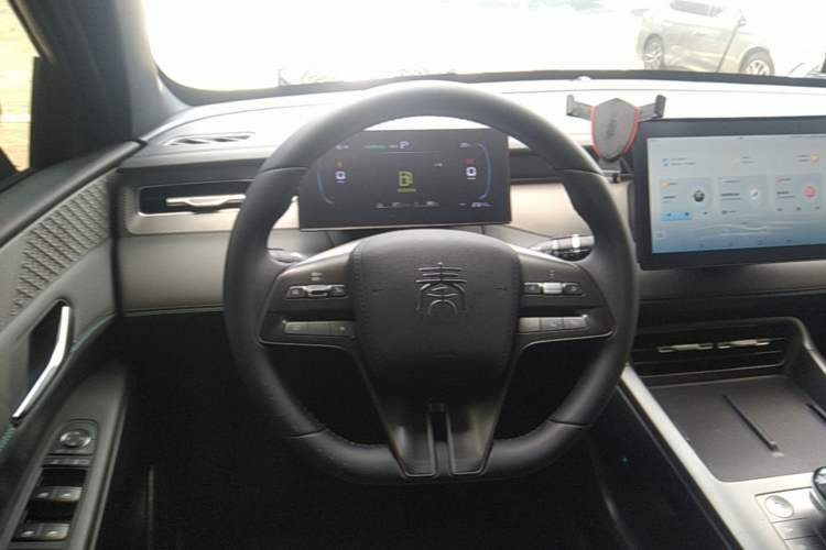 Used BYD Qin PLUS 2025 DM-i Smart Drive 55KM Leading Model Steering Wheel