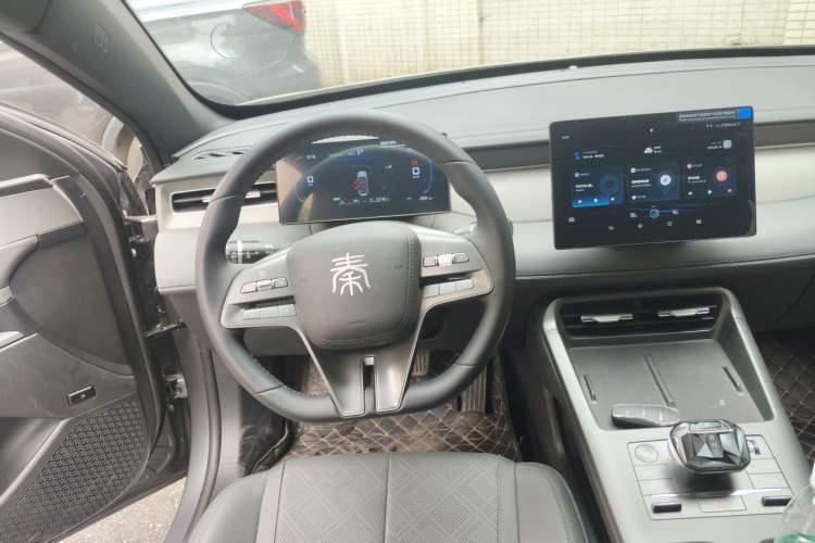 Used BYD Qin PLUS 2025 DM-i Smart Drive 55KM Leading Model Steering Wheel