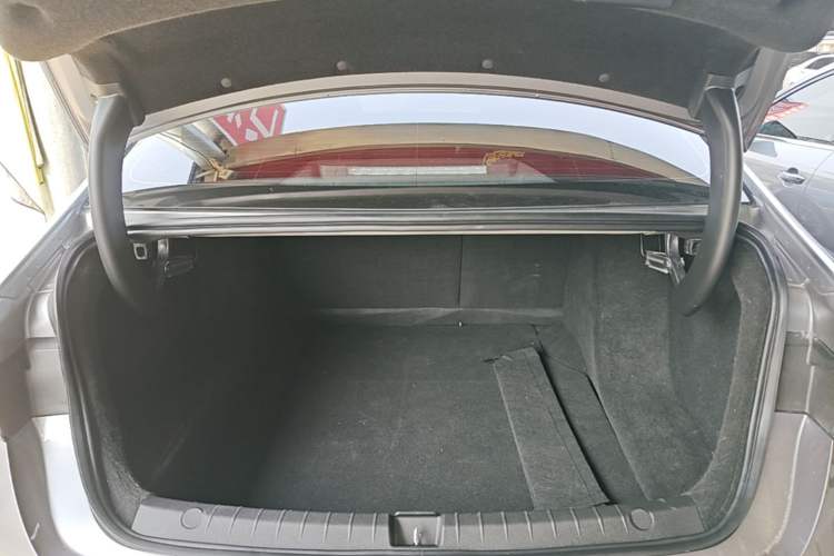 Used BYD Qin PLUS 2025 DM-i Smart Drive 55KM Leading Model Trunk