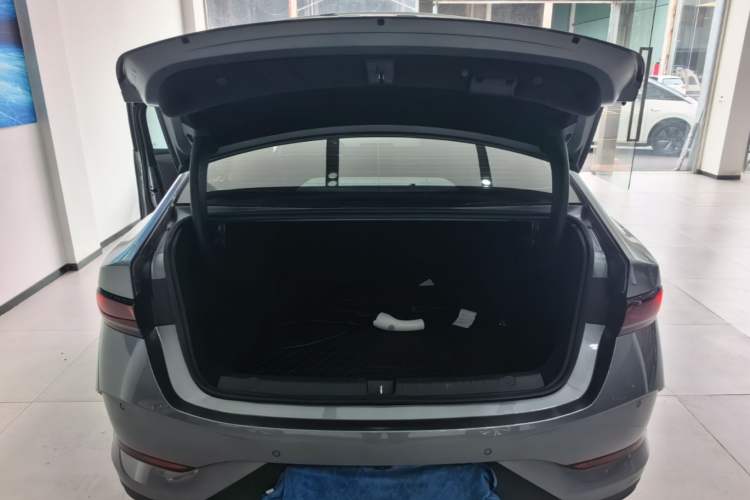 Used BYD Qin PLUS 2025 DM-i Smart Drive 55KM Leading Model Trunk