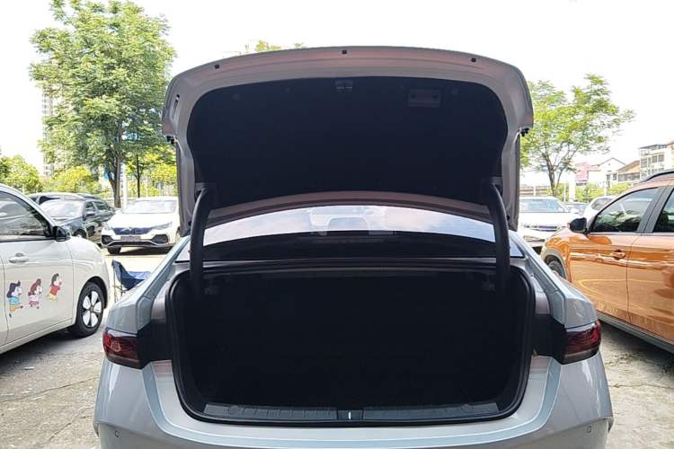 Used BYD Qin PLUS 2025 DM-i Smart Drive 55KM Leading Model Trunk