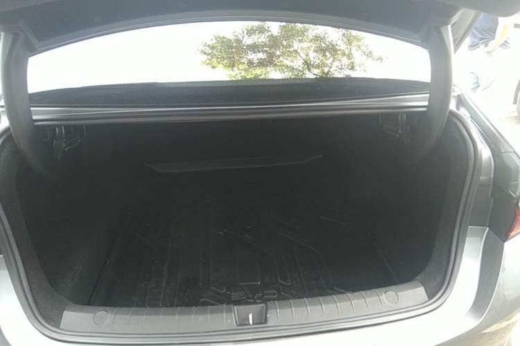 Used BYD Qin PLUS 2025 DM-i Smart Drive 55KM Leading Model Trunk