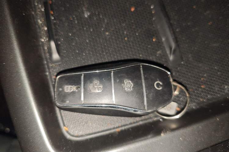 Used BYD Qin PLUS 2025 DM-i Smart Drive 55KM Leading Model Vehicle Key