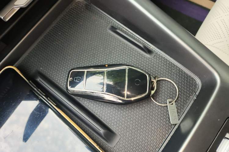 Used BYD Qin PLUS 2025 DM-i Smart Drive 55KM Leading Model Vehicle Key