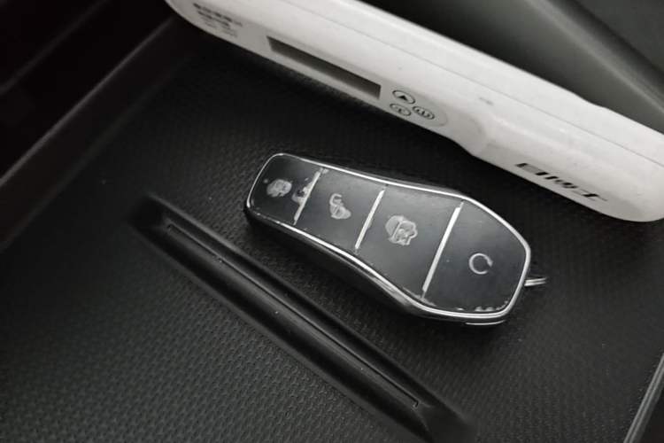 Used BYD Qin PLUS 2025 DM-i Smart Drive 55KM Leading Model Vehicle Key