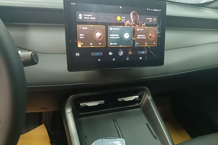 Used BYD Qin PLUS 2025 DM-i Smart Drive 55KM Leading Model Audio And AC Panel