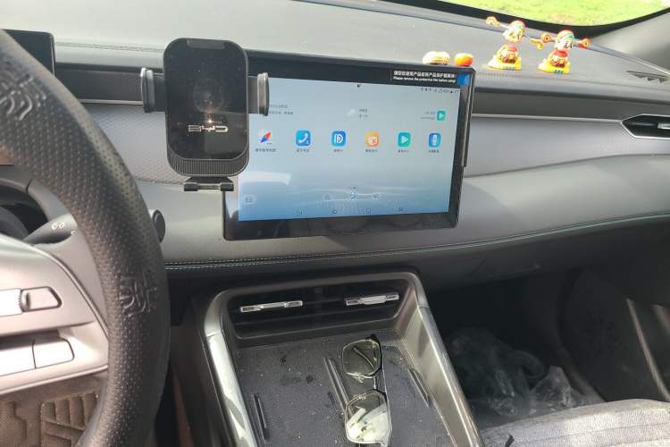 Used BYD Qin PLUS 2025 DM-i Smart Drive 55KM Leading Model Audio And AC Panel