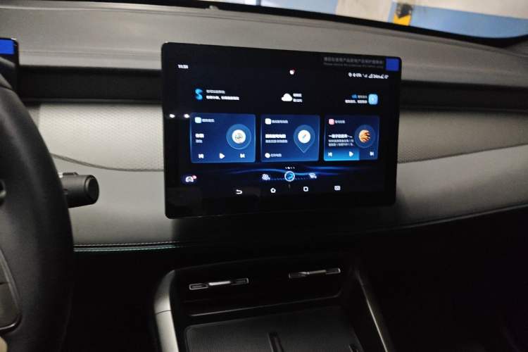 Used BYD Qin PLUS 2025 DM-i Smart Drive 55KM Leading Model Audio And AC Panel
