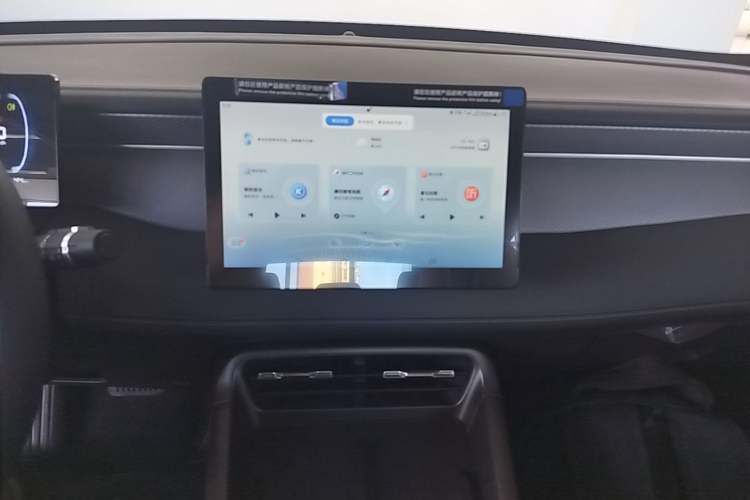 Used BYD Qin PLUS 2025 DM-i Smart Drive 55KM Leading Model Audio And AC Panel