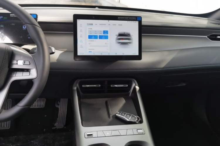 Used BYD Qin PLUS  Audio And AC Panel