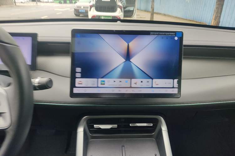 Used BYD Qin PLUS 2025 DM-i Smart Drive 120KM Superior Model Audio And AC Panel