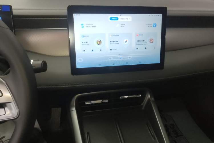 Used BYD Qin PLUS 2025 DM-i Smart Drive 55KM Leading Model Audio And AC Panel