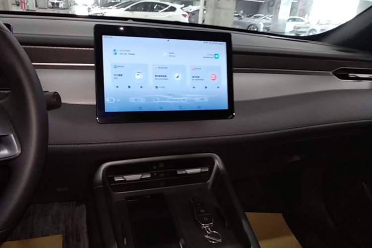 Used BYD Qin PLUS 2025 DM-i Smart Drive 55KM Leading Model Audio And AC Panel