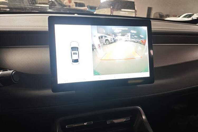 Used BYD Qin PLUS 2025 DM-i Smart Drive 55KM Leading Model Audio And AC Panel