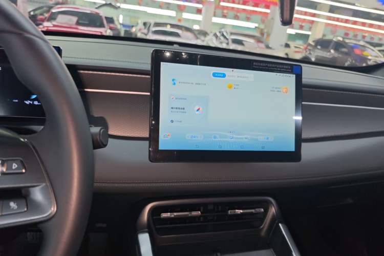 Used BYD Qin PLUS 2025 DM-i Smart Drive 55KM Leading Model Audio And AC Panel