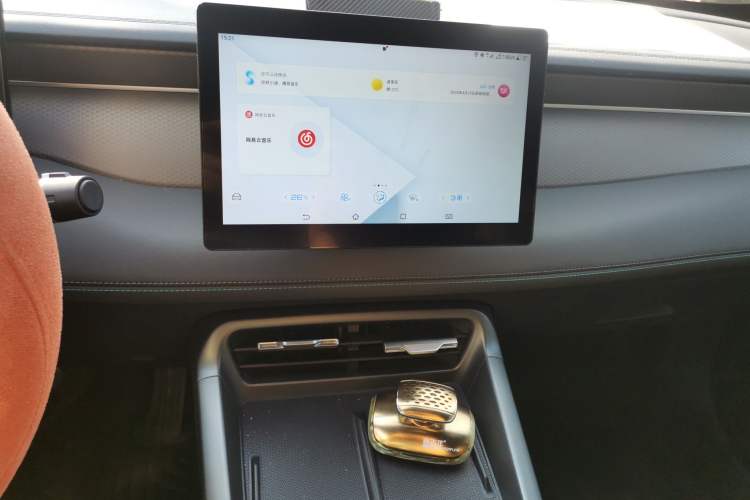 Used BYD Qin PLUS 2025 DM-i Smart Drive 55KM Leading Model Audio And AC Panel