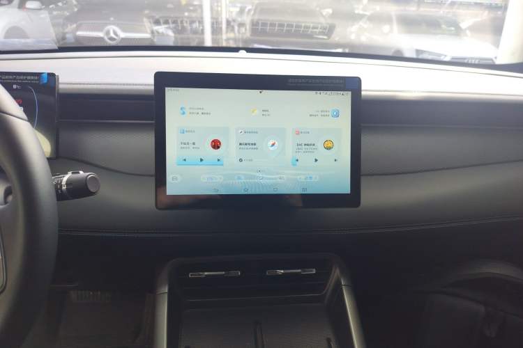 Used BYD Qin PLUS 2025 DM-i Smart Drive 55KM Leading Model Audio And AC Panel
