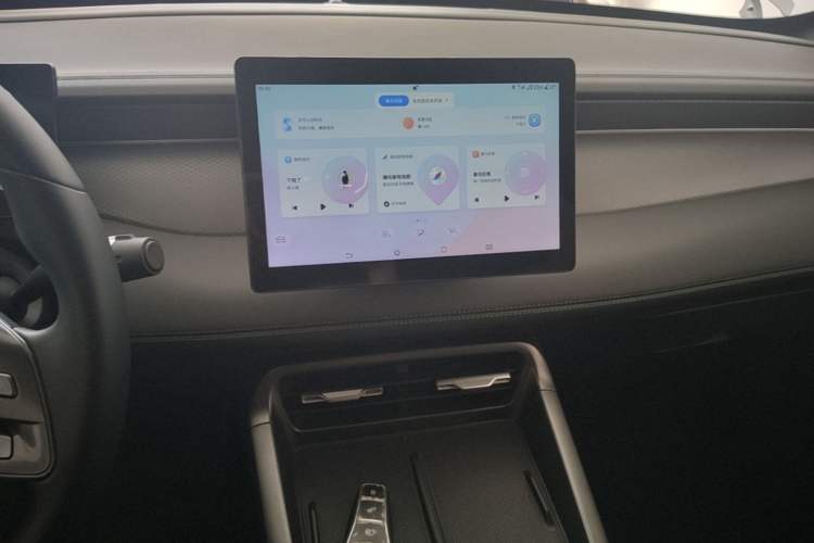 Used BYD Qin PLUS 2025 DM-i Smart Drive 55KM Leading Model Audio And AC Panel